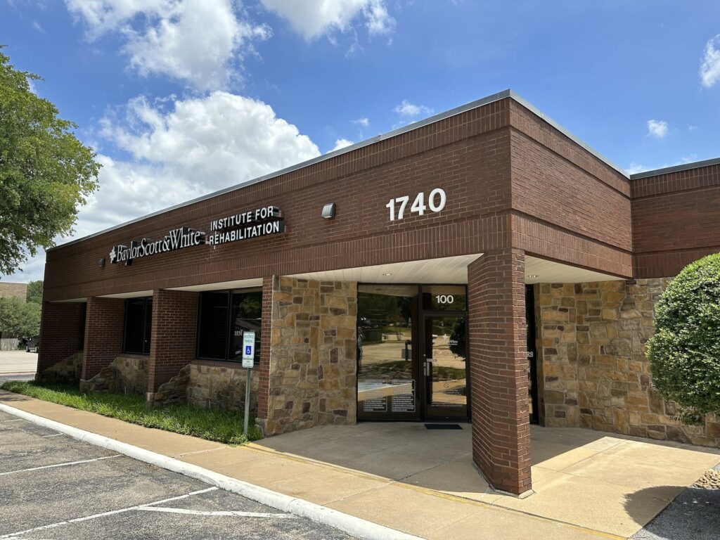 Baylor, Scott & White Institute for Rehabilitation front entrance exterior